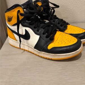 Jordan Men's Athletic Shoes - Black, White, and Yellow